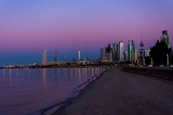 Bela Paisagem Praia Shuwaikh Cidade Kuwait Durante Enquanto Pessoas Estão — Fotografia de Stock