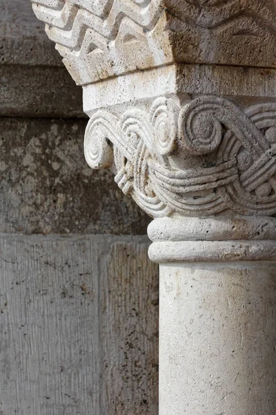 Gotiska kolumner detalj — Stockfoto