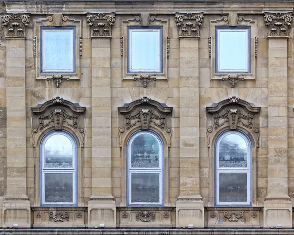 Buda Burgviertel gotische Fenster. — Stockfoto