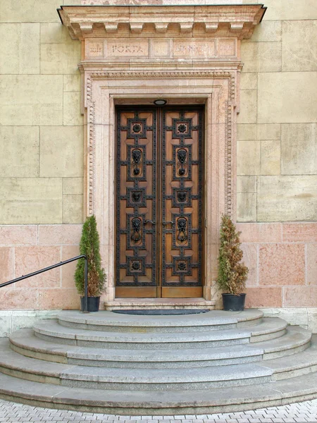 Renaissance door detail — Zdjęcie stockowe