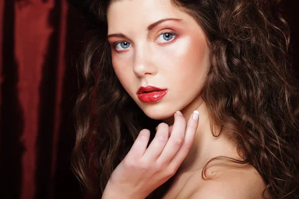 Image of beautiful young woman with curly hair — Stock Photo, Image