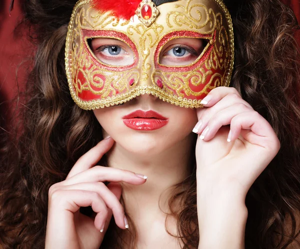 Mujer con mascarada veneciana máscara de carnaval —  Fotos de Stock