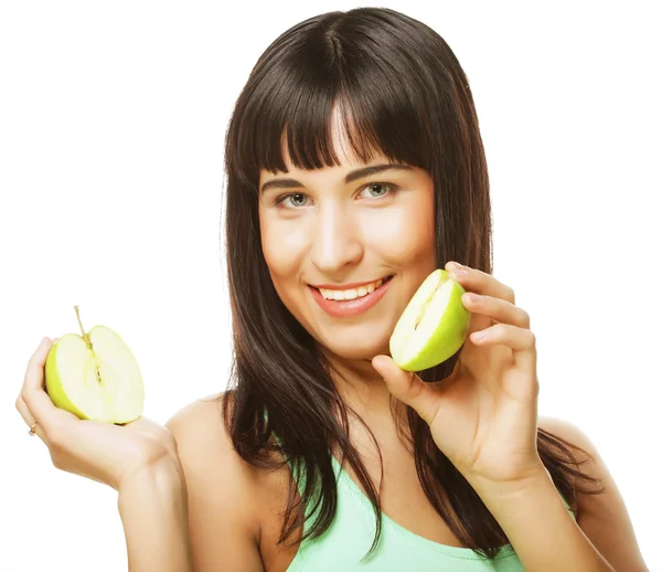 녹색 사과를 들고 있는 행복 한 여자. — 스톡 사진