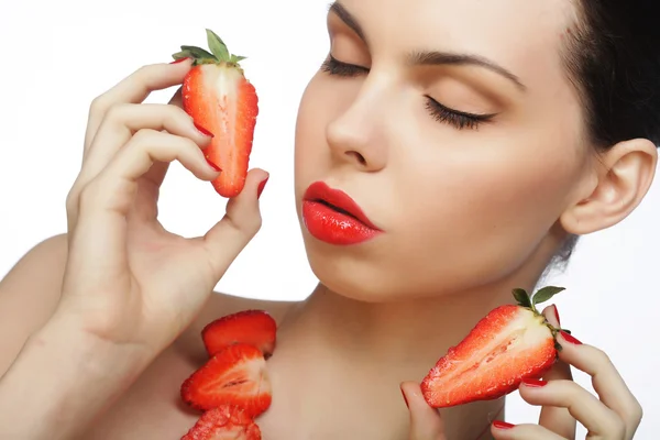 白底草莓的女人 — 图库照片