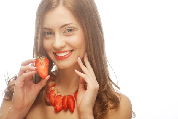 Mujer con fresa sobre fondo blanco — Foto de Stock