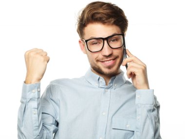 Duygusal adam beyaz arka plan üzerinde şanslı kazanan conce izole