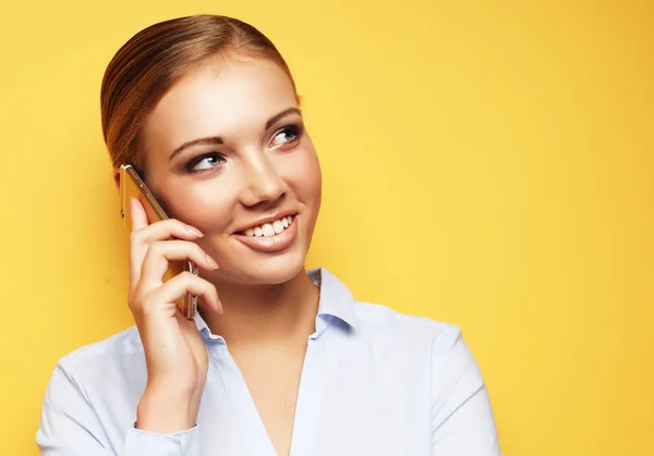 Estilo de vida, conceito de negócios e pessoas: mulher de negócios sorridente — Fotografia de Stock