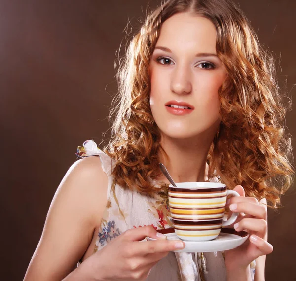 Beautiful Girl Drinking Tea or Coffee. — Stock Photo, Image