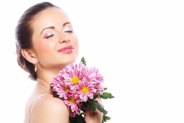 Buket Pembe çiçek üzerinde izole olan güzel kadın