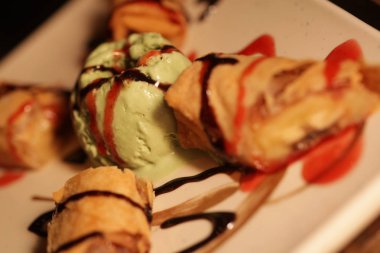 dondurma ve tatlı rulolar