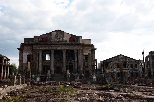 As ruínas da casa, depois da guerra — Fotografia de Stock