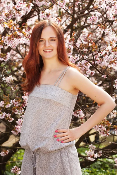 Lifestyle and people concept: Young woman happy smiling enjoying spring summer day, close up — Stock Photo, Image