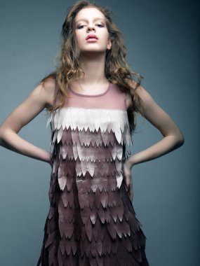 Moda modeli. Stüdyoda poz.