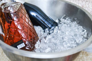 buz kovası şampanya viski