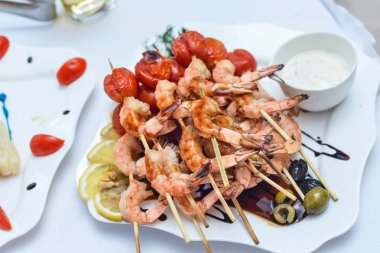 Catering hizmeti plaka .appetizing sandviç plastik üzerinde sopa rangesandwiches