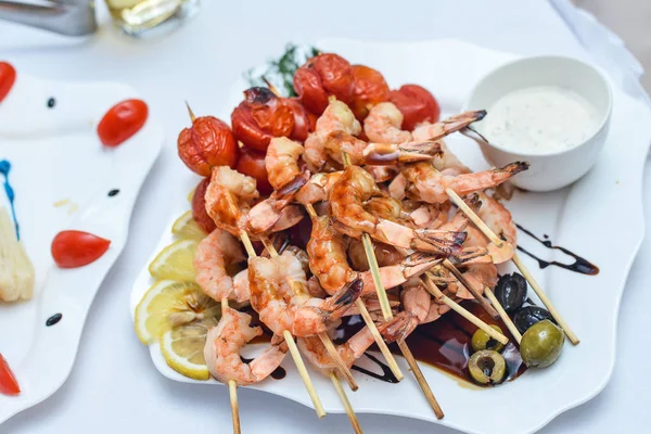 Catering hizmeti plaka .appetizing sandviç plastik üzerinde sopa rangesandwiches