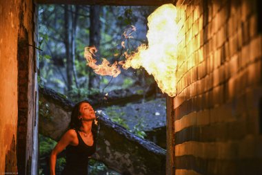 yangın yangın nefes büyük tüy alev göster