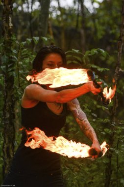 yangın yangın nefes büyük tüy alev göster