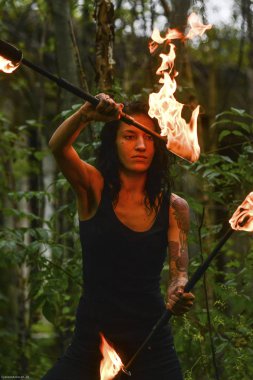 yangın yangın nefes büyük tüy alev göster