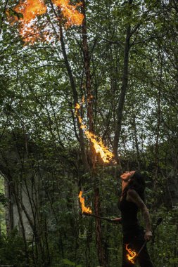 yangın yangın nefes büyük tüy alev göster