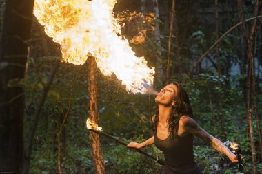yangın yangın nefes büyük tüy alev göster