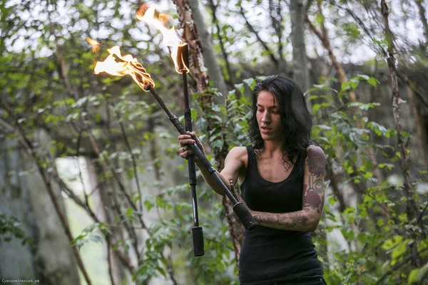 yangın yangın nefes büyük tüy alev göster