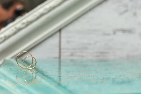 Snubní prsteny před svatbou — Stock fotografie