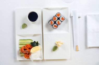 rulo ile masaya servis edilir