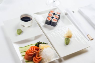 rulo ile masaya servis edilir