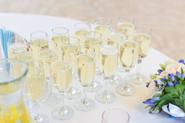 Restoranda düğün masası.