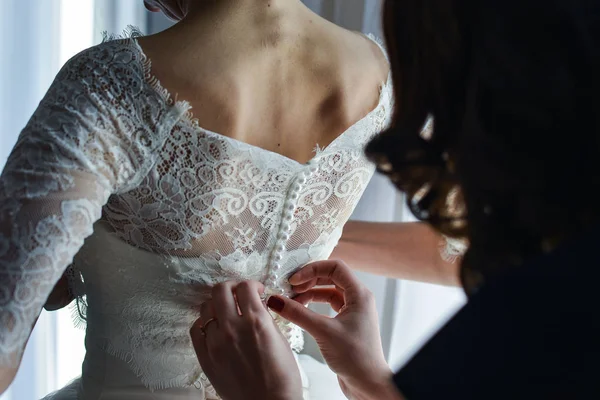 Garter on the leg of a bride, Wedding day moments