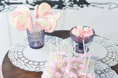 Düğün pastası uzuvlar bir düğün partide Konuklar için