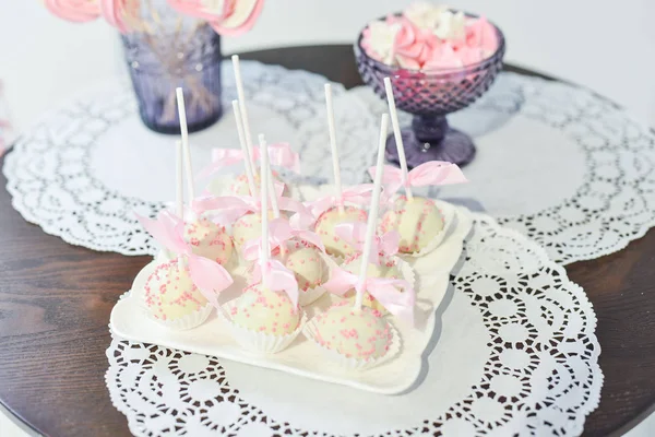 Düğün pastası uzuvlar bir düğün partide Konuklar için