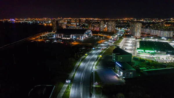 Хабаровськ нічний погляд арени Erofey району міста — стокове фото