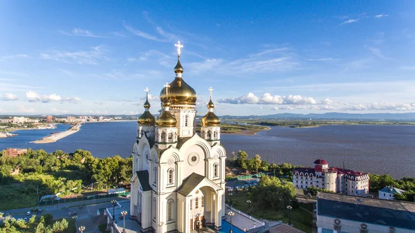 Khabarovsk, Piazza della Slavia, Cattedrale ortodossa, radio della casa — Foto Stock