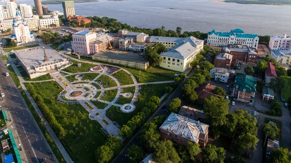 Plaza Khabarovsk Komsomolskaya. la vista desde arriba. filmado con un dron. el lejano oriente ruso . — Foto de Stock