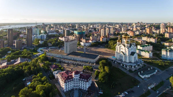 Khabarovsk, Piazza della Slavia, Cattedrale ortodossa, radio della casa — Foto Stock