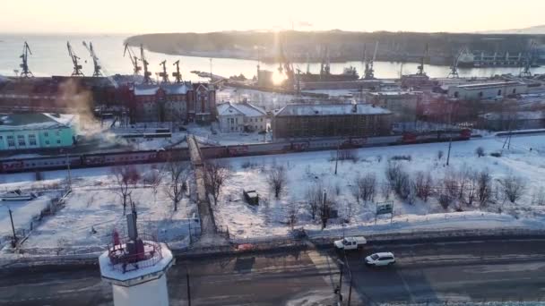 Vanino del Khabarovsk Krai. el puerto de Vanino. filmado desde arriba por drone — Vídeo de stock