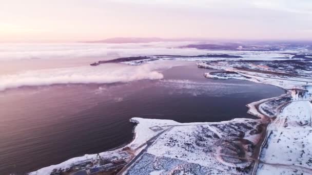 Sonnenaufgang über dem Meer, Schuss aus Drohnenhöhe, Wolkenwasser, Nebel — Stockvideo