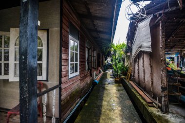 Koh Panyee yerleşkesi Tayland 'da Phang Nga Körfezi' nde inşa edildi.