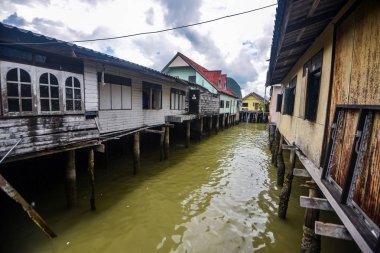 Koh Panyee yerleşkesi Tayland 'da Phang Nga Körfezi' nde inşa edildi.