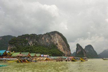 Koh Panyee yerleşkesi Tayland 'da Phang Nga Körfezi' nde inşa edildi.