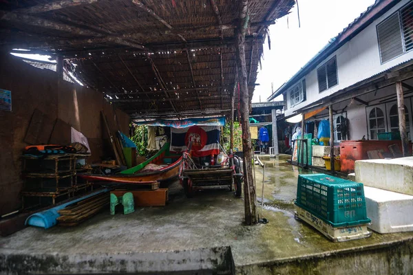 Koh Panyee yerleşkesi Tayland 'da Phang Nga Körfezi' nde inşa edildi.