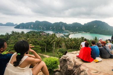 Tropikal Phi Phi Island, Krabi il, Tayland görüntülemek