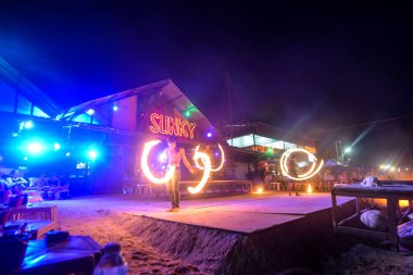 Phi Phi Island Tayland bar adlı dizide yangın Sunky