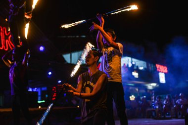 Phi Phi Island Tayland bar adlı dizide yangın Sunky