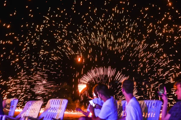 Phi Phi Island Tayland bar adlı dizide yangın Sunky