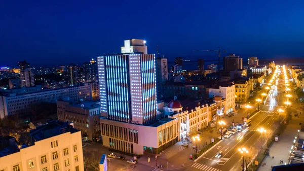 哈巴罗夫斯克市中心。晚上。从顶部的视图。从宝座上被移开 — 图库照片