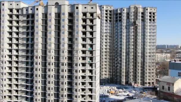 Bâtiment inachevé en béton. gratte-ciel. le plus haut bâtiment . — Video