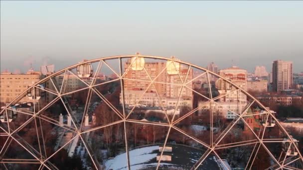 Ferris τροχό Khabarovsk θέα από το θρόνο — Αρχείο Βίντεο